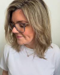 This choppy layered haircut is so fun!!