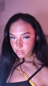 Daisy Blount's Instagram, Twitter & Facebook