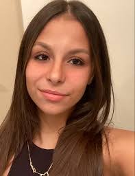 Sophia Oliveira's Instagram, Twitter & Facebook