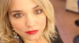 Ieri è intervenuto sull'argomento, da instagram, anche santamaria, auspicando l'esclusione totale da qualsiasi social network per la schiera di malati di mente che augurano la morte a dei bambini. Chi E Francesca Barra Le Curiosita E La Vita Privata Della Giornalista