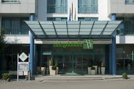 Business guests enjoy the breakfast. Hotel Holiday Inn Essen City Centre Discount Code 2021