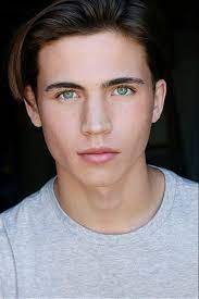 He openly expresses his love for lizze on his instagram. Tanner Buchanan Filme Alter Biographie