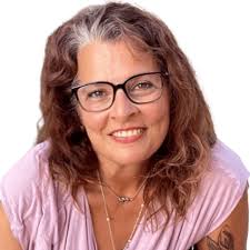 Carol Cochran's Instagram, Twitter & Facebook