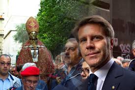Emanuele filiberto di savoia incontra un gruppo di bambini di san basilio nell'ambito di un progetto che finanzia con gli ordini dinastici. Emanuele Filiberto Torna In Citta Neoborbonici Lasci Perdere Napoli E La Politica