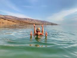 Batan teknedeki tim komutanı için arama çalışması sürüyor. The Do S And Don Ts Of Swimming In The Dead Sea