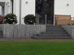 Dann finden sie hier hochwertige produkte aus deutschem naturstein. Terrasse Mit Stufen Righini Garten Und Landschaftsbau