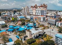 Kuala terengganu's sultan mahmud airport (tgg) has around half a dozen flights per day to kuala lumpur (1 hour) on malaysia airlines and airasia. Awesome Mural 7 Perdana Menteri Malaysia Tarikan Baharu Jika Bercuti Ke Terengganu