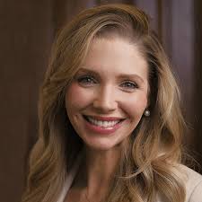 Amanda Pharo's Instagram, Twitter & Facebook