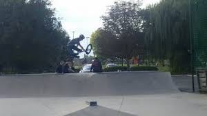 We probeerden op ongeveer elke ramp iets. Nieuw Skatepark Waregem Youtube