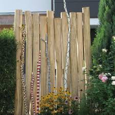 Robinienstamme Als Sichtschutz Robinienstamme Als Sichtschutz The Post Robinienstamme Als Sichtschutz Appeared First On Garten Diy Garten Pflanzenrankgitter
