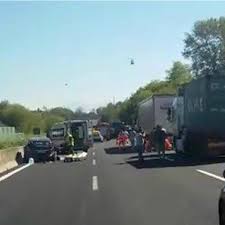 A distanza di neanche 24 ore un altro incidente mortale, si è verificato nel tratto dell'autostradale a1 tra cassino e roma. Fanpage It Ultim Ora Tragedia Familiare Sull A1 Morte Facebook