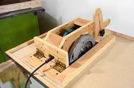 Download the free plans to improve your table saw fence. How To Make Homemade Table Saw