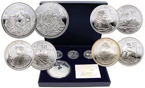Monety 1 euro mają pierścień w kolorze złotym (miedzionikiel), a rdzeń w kolorze srebrnym (wykonany jest on z 3. Monety Kolekcjonerskie Z Hiszpanii Stare Monety Hiszpanskie Numimarket Pl