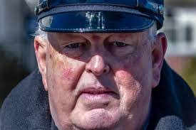 Kelly Gifford's Instagram, Twitter & Facebook