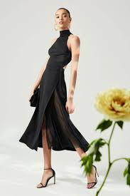 Delight In The Impeccable Design Of Cushnie With Their Resort 2020 Collection Fashion Dresses Fashion Show