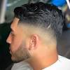 El corte de cabello medio desvanecido, el mid fade, ofrece un equilibrio perfecto entre una baja y alta decoloración. Https Encrypted Tbn0 Gstatic Com Images Q Tbn And9gcslsmu74gga9t48x7pymbskfq9eaeupftfanzv6pkheqs2z Y2r Usqp Cau