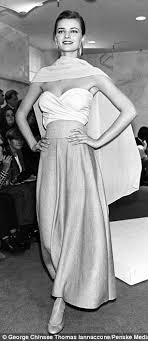 Paulina porizkova is getting very candid about her breakup with aaron sorkin and how she feels 'betrayed'. Paulina Porizkova Posts The Image That Launched Her Career Express Digest