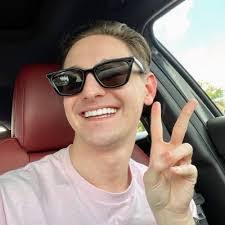 Chris Straughan's Instagram, Twitter & Facebook