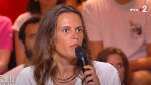 Ça a été lenfer : Laure Manaudou revient sur la publication de ses photos  intimes par son ex-compagnon quand elle avait 20 ans