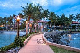 View our guest reviews and online rate for shangri la tanjung aru kinabalu wing rooms and suites offer memorable views of the either the ocean or mount kinabalu. Best Sunset View At Kota Kinabalu Sunset Bar Shangri La S Tanjung Aru Resort Spa Kota Kinabalu Sabah Crisp Of Life