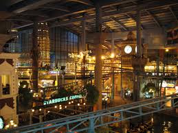 The massive property comprises of two colourful buildings with 6,118 rooms in total. Datei Inside First World Plaza Genting Hilghland Jpg Wikipedia