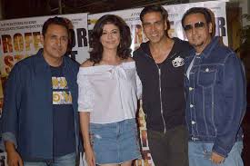 Fergusson college, pune symbiosis, pune. In Pics Akshay Kumar Attends Ex Flame Pooja Batra S Mirror Game Screening