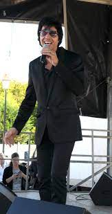 Il connaît le succès en tant que chanteur entre 1982 et 1987 puis en tant qu'animateur de télévision avec son émission lahaye d'honneur. Jean Luc Lahaye Wikipedia