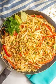 This chicken pad thai recipe rivals any restaurant but is made with pantry friendly ingredients, is less expensive and on your table in 30 minutes! Easy Chicken Pad Thai Video Family Food On The Table