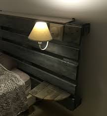tete de lit en palette gris bleu meubles et rangements par meuble en palette lit en palette tete de lit palette idee tete de lit