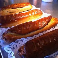 Recette De Roules Au Jambon Gruyere Tomates Olives Inspires Du Pan De Jamon Venezuelien Voici Un Snacking Fait De Pa Roule Jambon Recette Repas Au Bureau