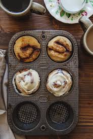 A Small Batch Of Easy Cinnamon Rolls No Yeast Required Makes 4 Delicious Rolls Quick Cinnamon Rolls Breakfast Sweets Food