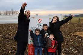 La Nouvelle Vie De Celine Et Ses Enfants Grace A Cyril Hanouna La Republique De Seine Et Marne