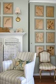 See How This Antiques Loving Designer Decorates Her First Home In Louisville Kentucky Decor Home Living Room Home Decor