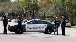 Two fbi agents were fatally shot and three wounded while trying to serve a search warrant in florida on tuesday, prompting a swat team to storm an in south florida, the infamous miami shootout in 1986 claimed the lives of agents ben grogan and jerry dove in a gunbattle with two heavily armed. 2 Fbi Agents Killed 3 Hurt In Shooting While Serving Warrant In Florida Officials Abc News