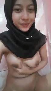 Aini Awek Tudung Lancap