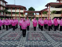 Buku catatan disiplin (kurangnya bilangan pelajar yang ditahan selepas perhimpunan hari rabu kerana tidak memakai uniform.) kapt.(krs) wan shaiful. Kenapa Guru Dan Pelajar Wajib Pakai Pakaian Seragam Kokurikulum Pada Hari Rabu Dan Hari Tertentu Perhimpunan Ini Jawapannya Sifusyawal Com