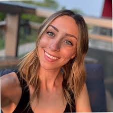 We are excited to welcome Jan Posch as our Assistant General Manager and  Karly Estey as our Diamond Community Manager at our West 6 location! Jan  brings a wealth of experience to