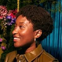 Vanessa Pogue's Instagram, Twitter & Facebook