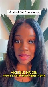 Michelle Nieves's Instagram, Twitter & Facebook