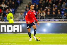 La voix du nord est à sa création un journal clandestin qui donne naissance à un mouvement de résistance, le groupe de résistance s'appelait voix du nord. Mercato Lille Gabriel Serait D Accord Avec Arsenal
