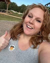 Isabel Marsh's Instagram, Twitter & Facebook