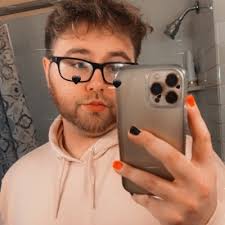 Max Bishop (@MaxwellB69)