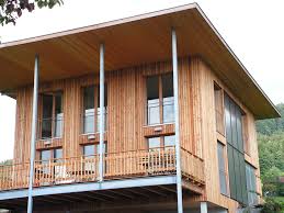 Halten sie mit einer wärmedämmung im winter die wärme gut im haus und sperren sie im sommer die hitze aus. Okologisch Bauen Holzfertighauser Liegen Im Trend Holzhaus Bauen