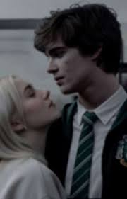 Mírame, pero como a ella...