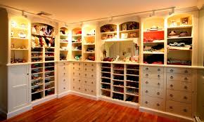 So i'm trying to figure out where my bridesmaids and i should get ready. Dressing Rooms Get Ready In Style