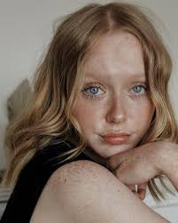 Getting beautiful wavy hair is easy with hairstyle tips inspired by these great celebrity red carpet take advantage of your hair's natural wavy texture, or try something new if you have straight locks. Creating My Curly Wavy Hair Holly Rebecca White