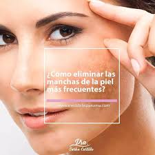 Las manchas en la piel son alteraciones en la uniformidad del tono o color  de una determinada zona de la piel. Aunque existen manchas blancas o más  pálidas que la piel de