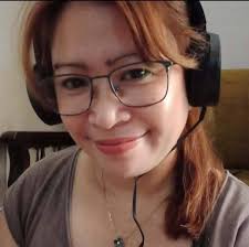 Kwentuhan lang naman e hayaan nyo na siya maging mabait sa kwento nya.  Lalabas din naman ang totoo.