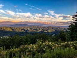 Both offer peaceful drives and great views. View Of The Great Smoky Mountains From The Foothills Parkway In Tennessee Oc 4032x3024 Earthporn