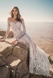 In questa sezione potrai trovare tutte le collezioni più chic tra cui scegliere per essere bellissima nel giorno più importante della tua vita: Pnina Tornai